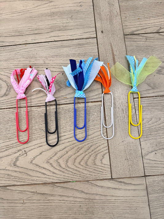 Jumbo paper clip bookmarks