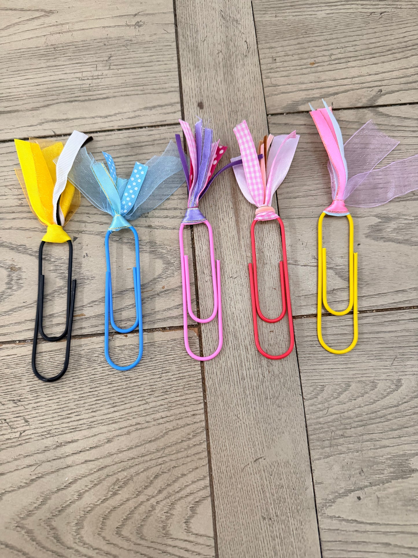 Jumbo paper clip bookmarks